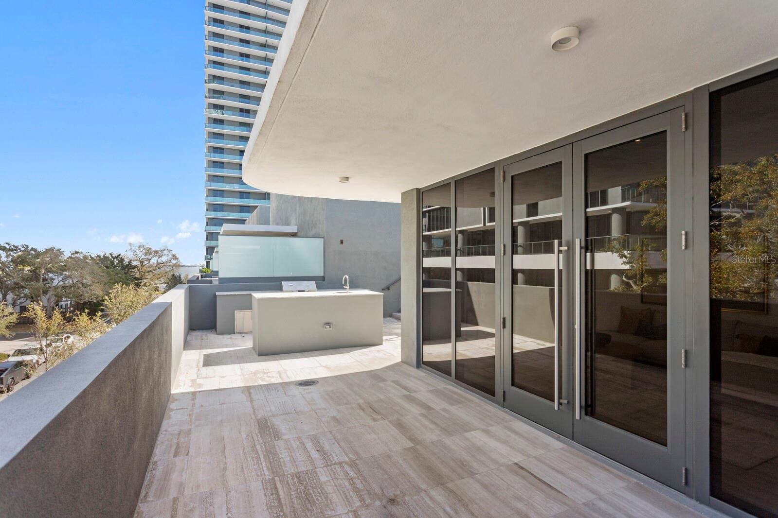 3105 BAY OAK CONDOMINIUM LOT TH04 - Residential