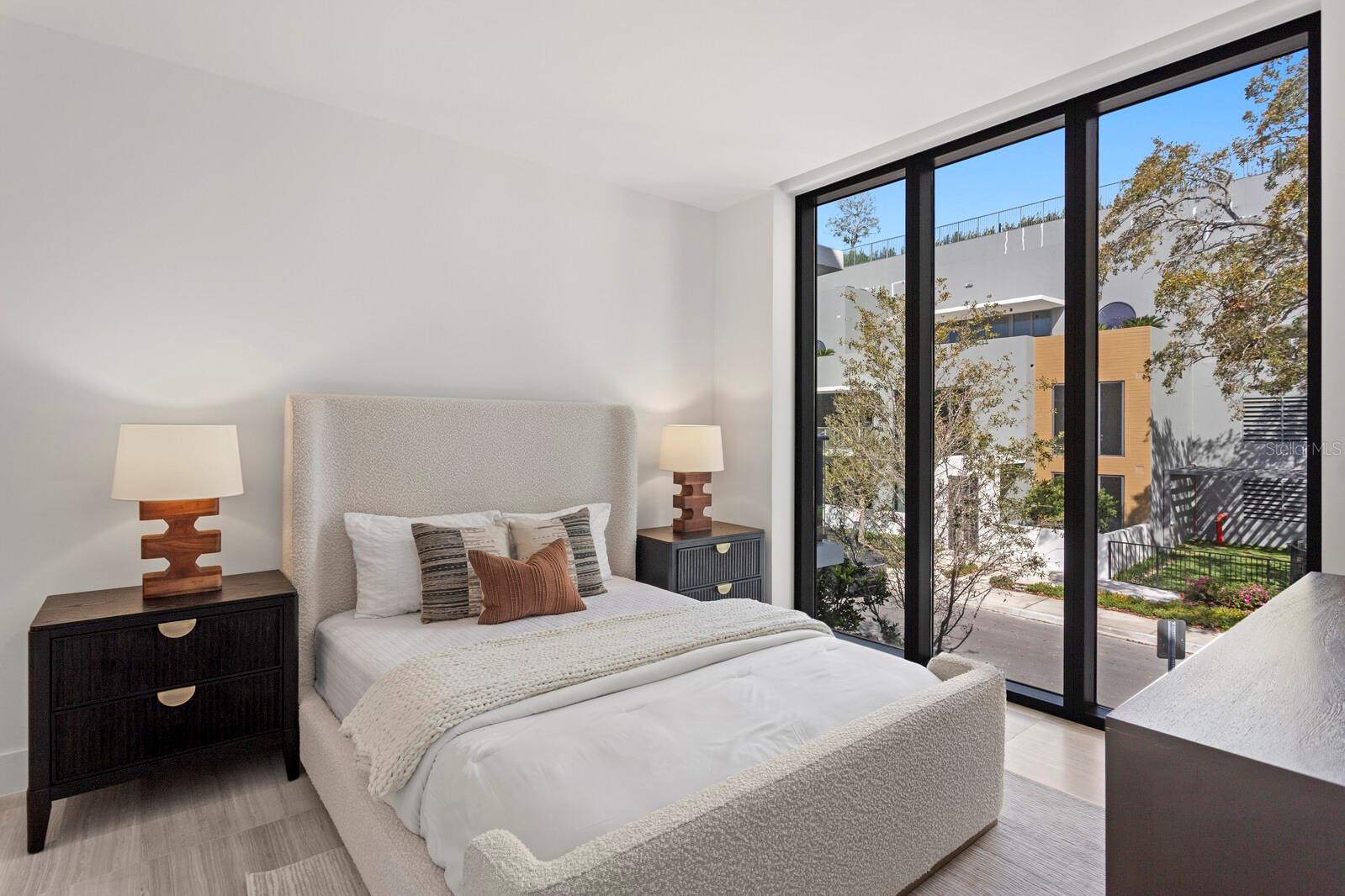 3105 BAY OAK CONDOMINIUM LOT TH04 - Residential