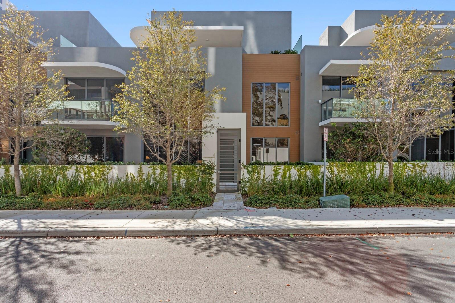 3105 BAY OAK CONDOMINIUM LOT TH04 - Residential