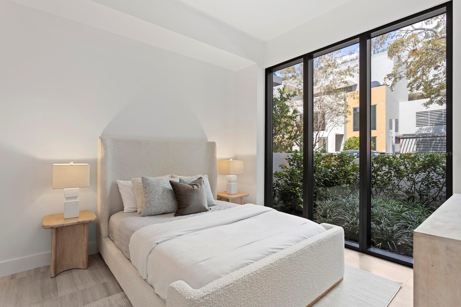 3105 BAY OAK CONDOMINIUM LOT TH04 - Residential