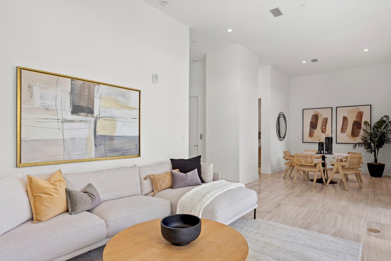 3105 BAY OAK CONDOMINIUM LOT TH04 - Residential