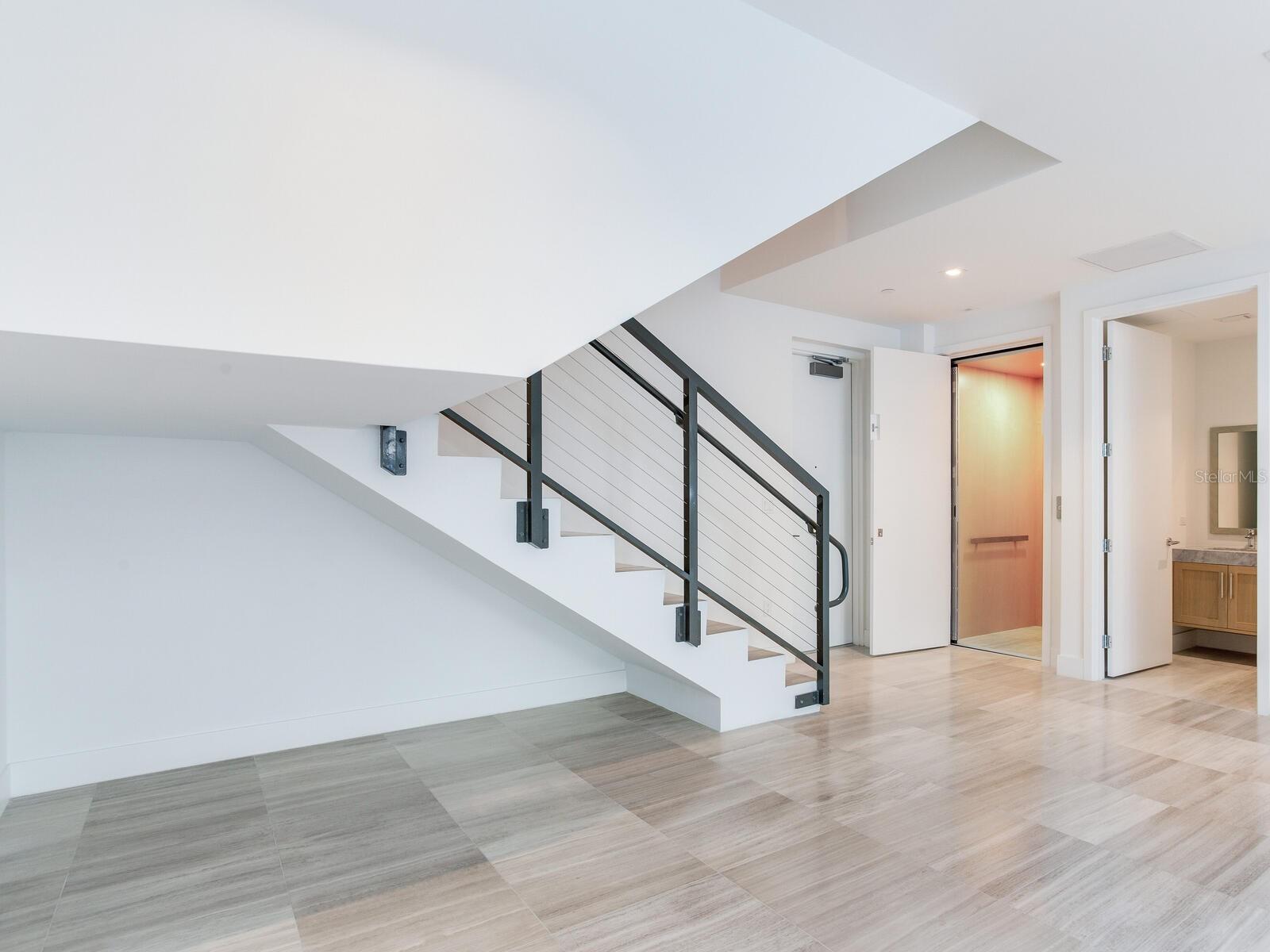 3105 BAY OAK CONDOMINIUM LOT TH04 - Residential