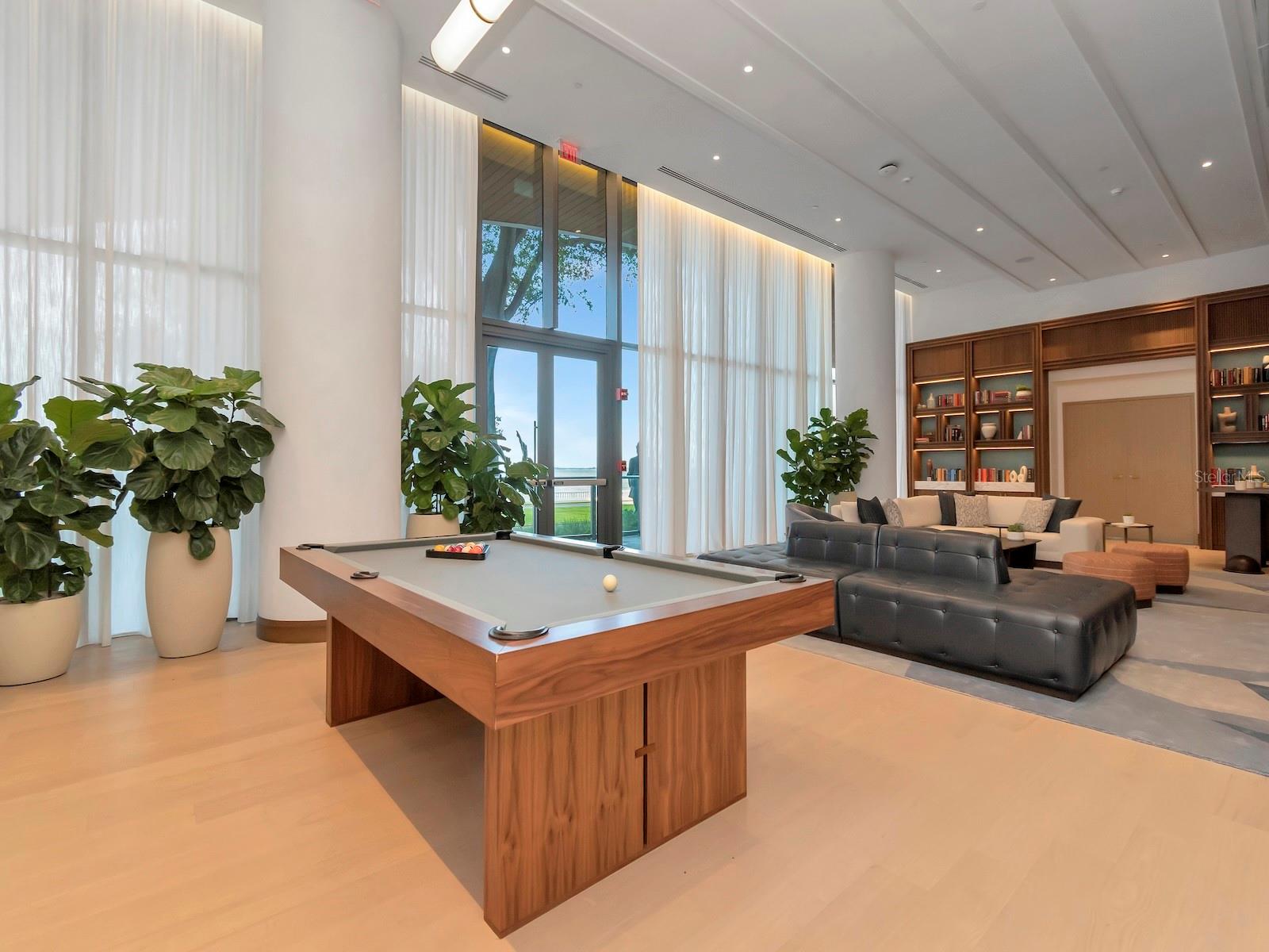 3105 BAY OAK CONDOMINIUM LOT TH04 - Residential