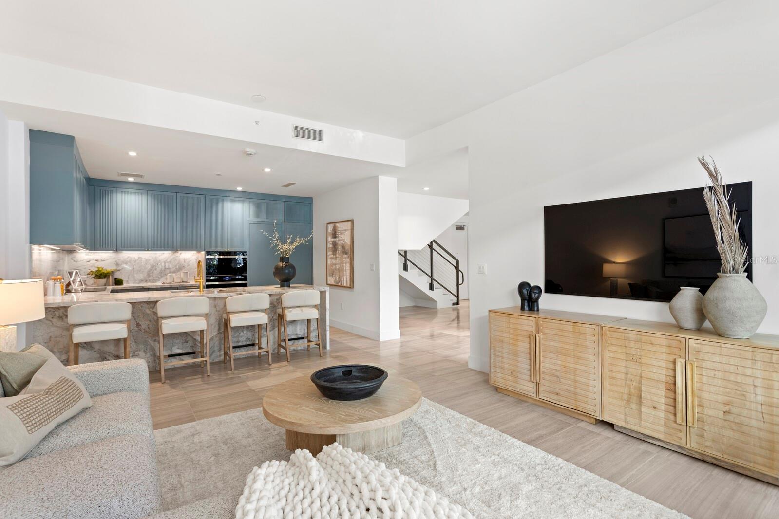 3105 BAY OAK CONDOMINIUM LOT TH04 - Residential