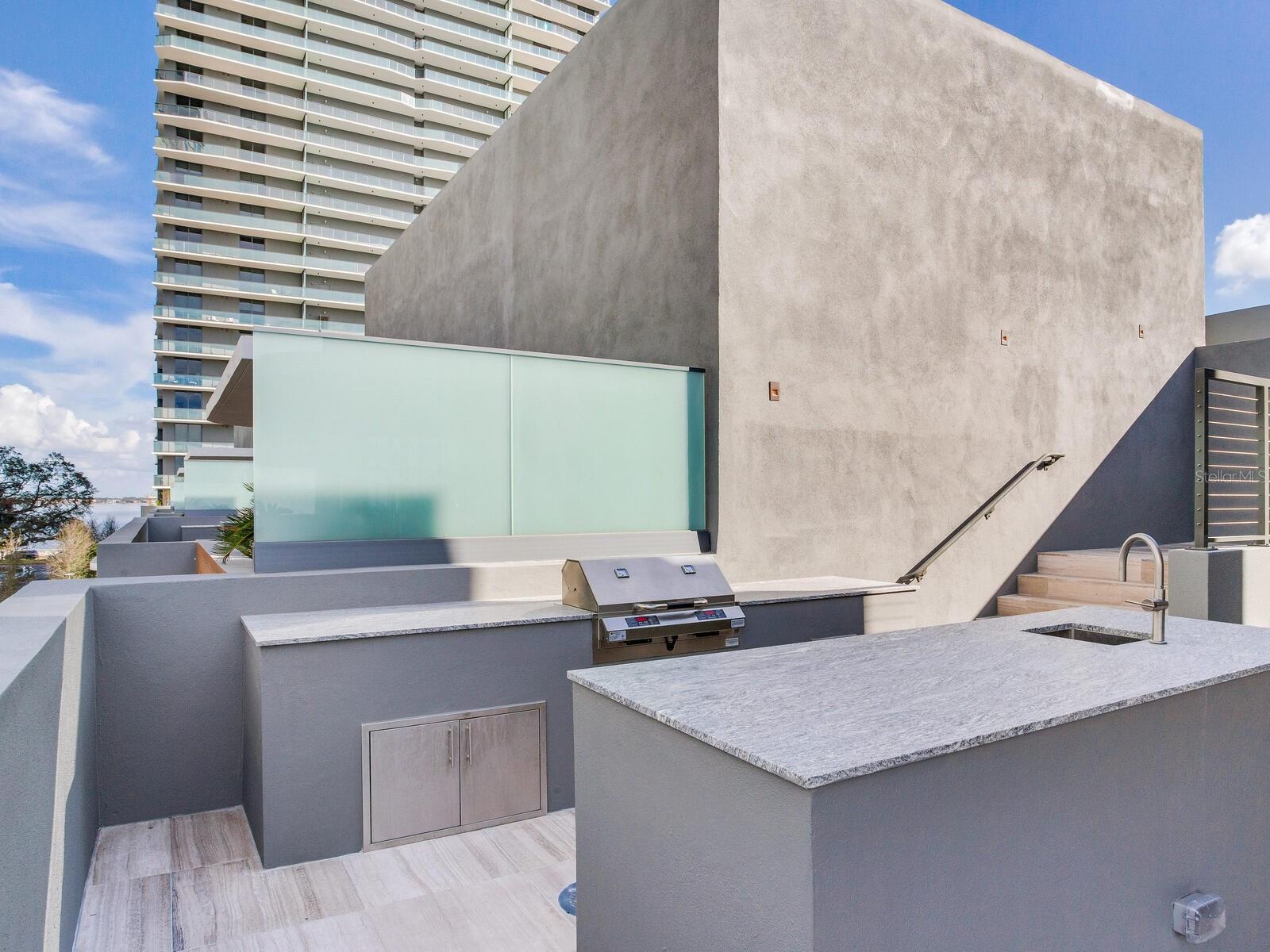 3105 BAY OAK CONDOMINIUM LOT TH04 - Residential