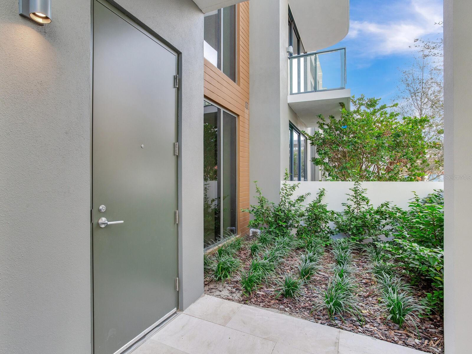 3105 BAY OAK CONDOMINIUM LOT TH04 - Residential