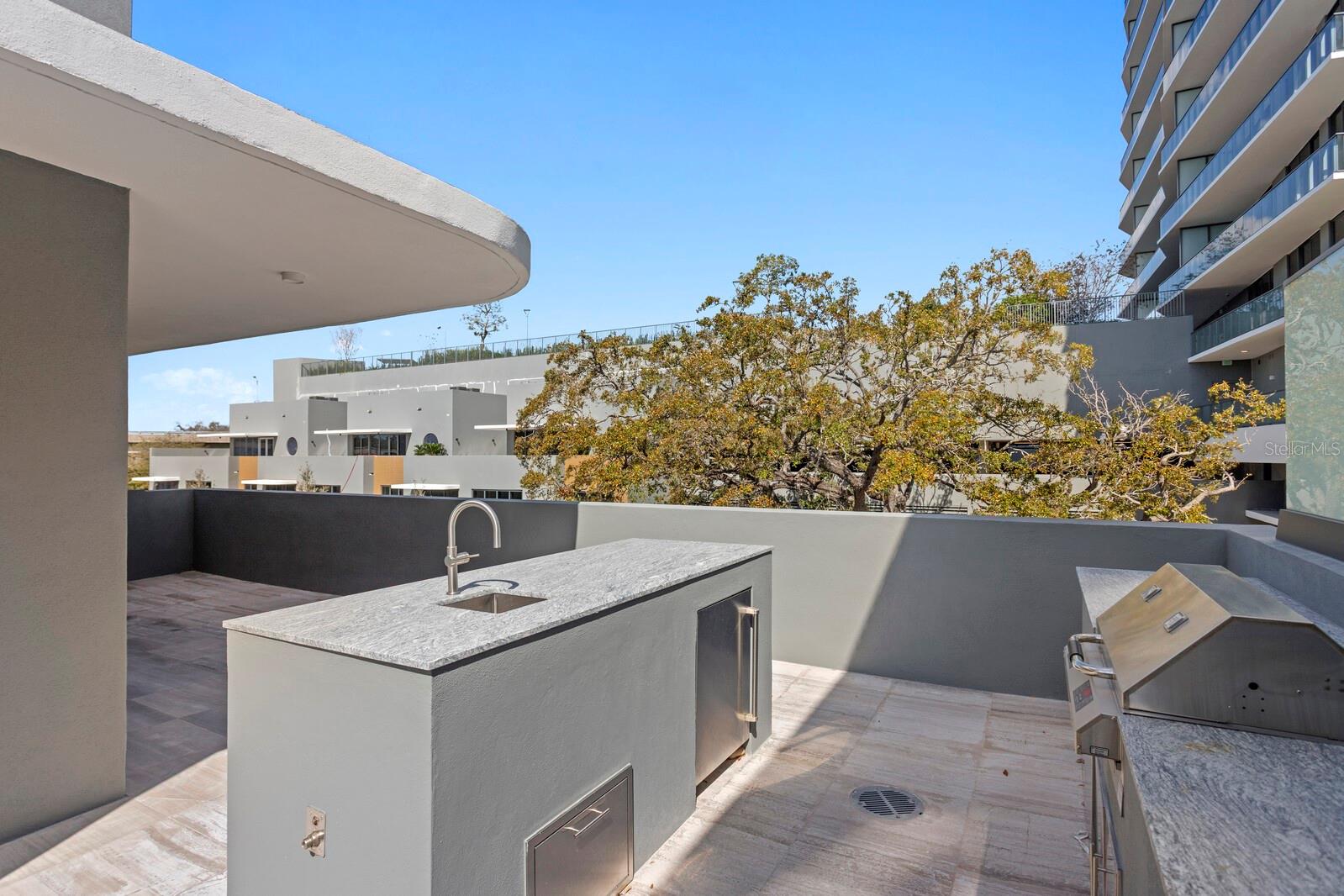 3105 BAY OAK CONDOMINIUM LOT TH04 - Residential