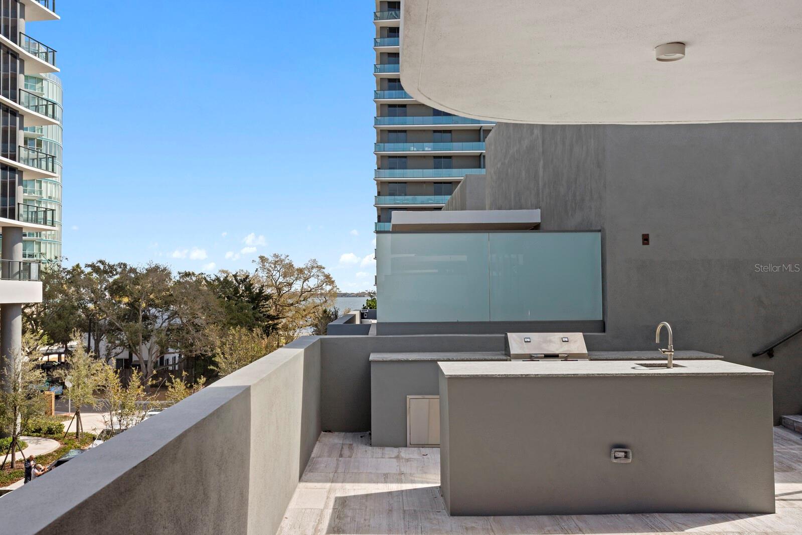 3105 BAY OAK CONDOMINIUM LOT TH04 - Residential