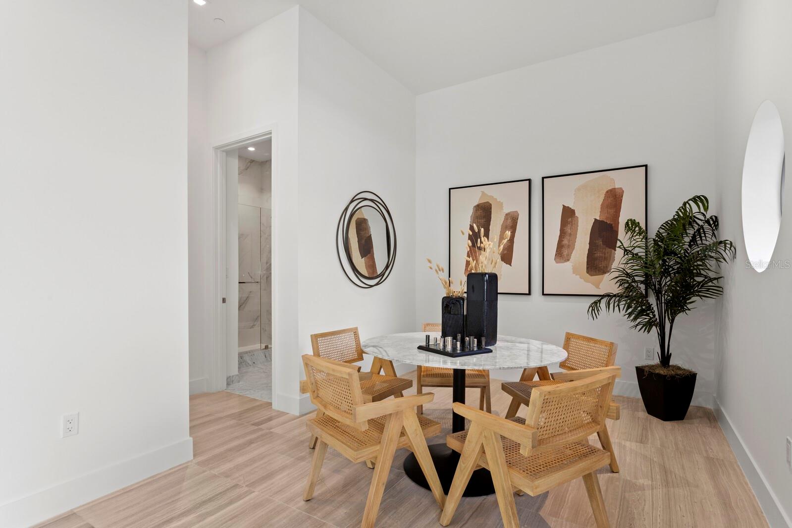 3105 BAY OAK CONDOMINIUM LOT TH04 - Residential