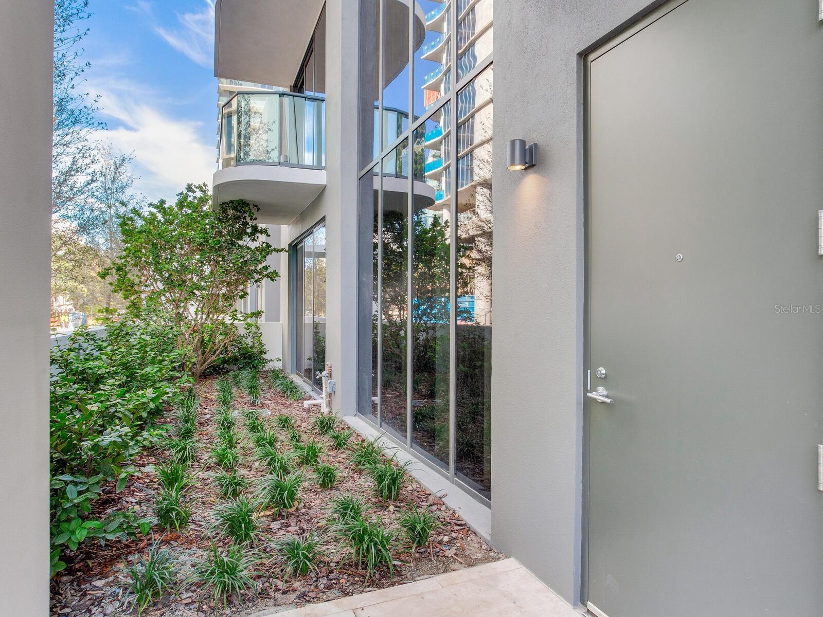 3105 BAY OAK CONDOMINIUM LOT TH04 - Residential