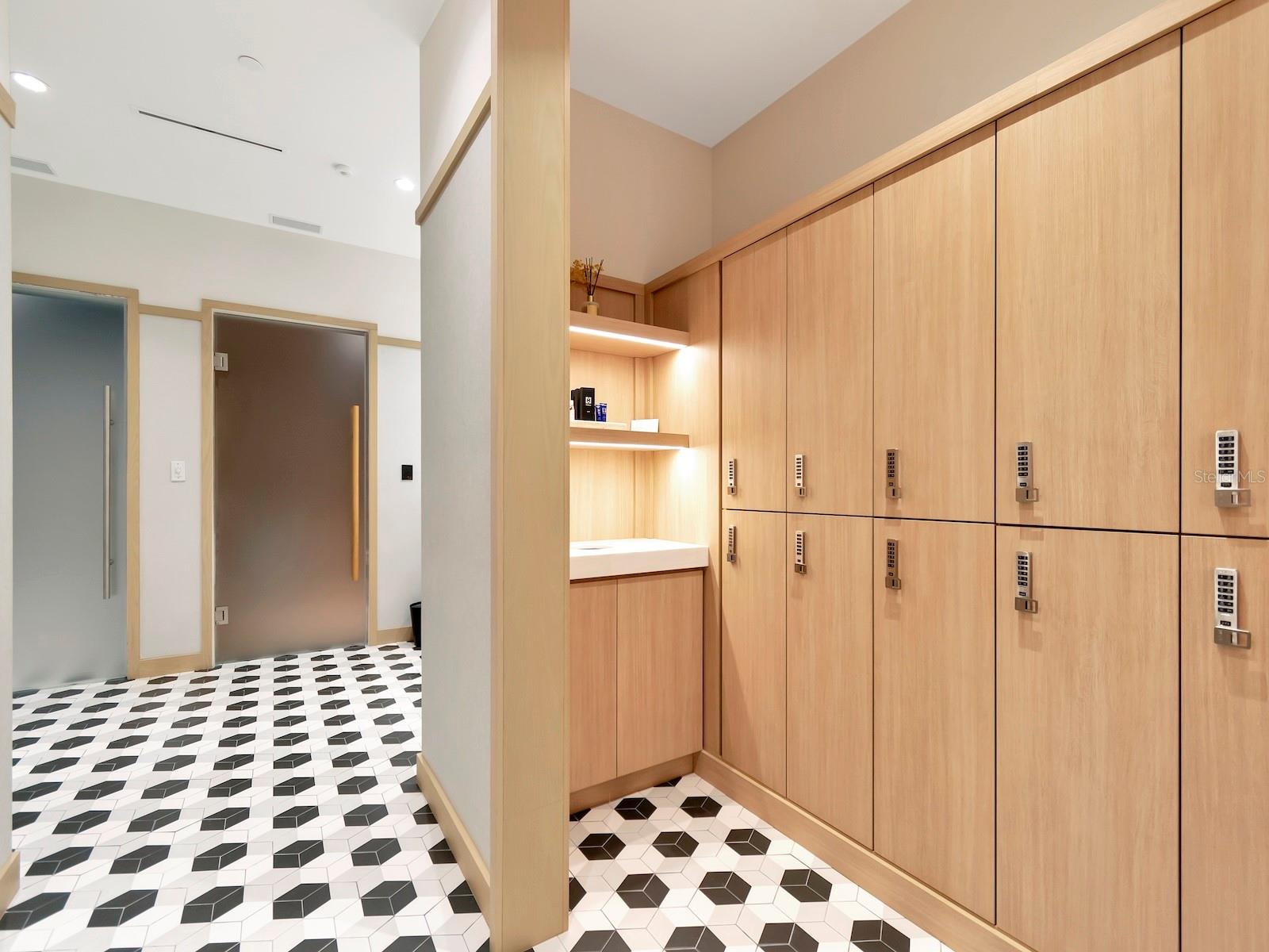 3105 BAY OAK CONDOMINIUM LOT TH04 - Residential