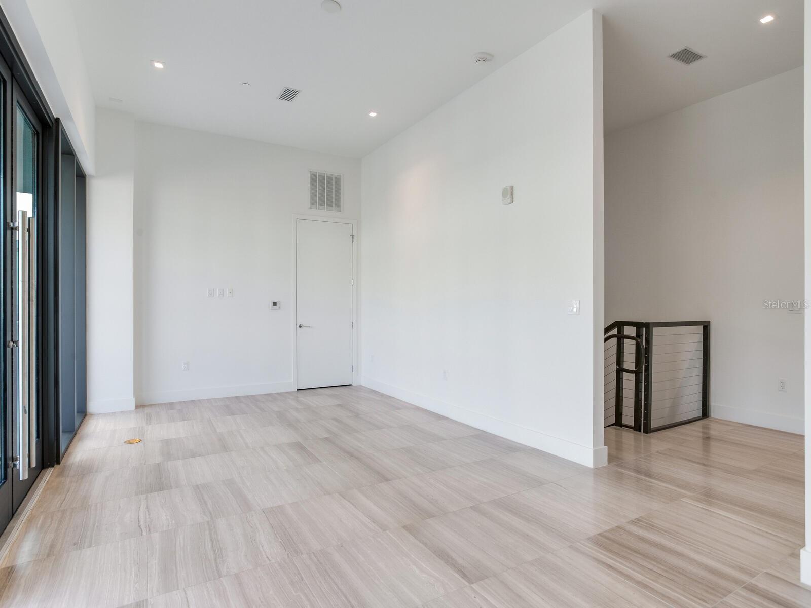 3105 BAY OAK CONDOMINIUM LOT TH04 - Residential