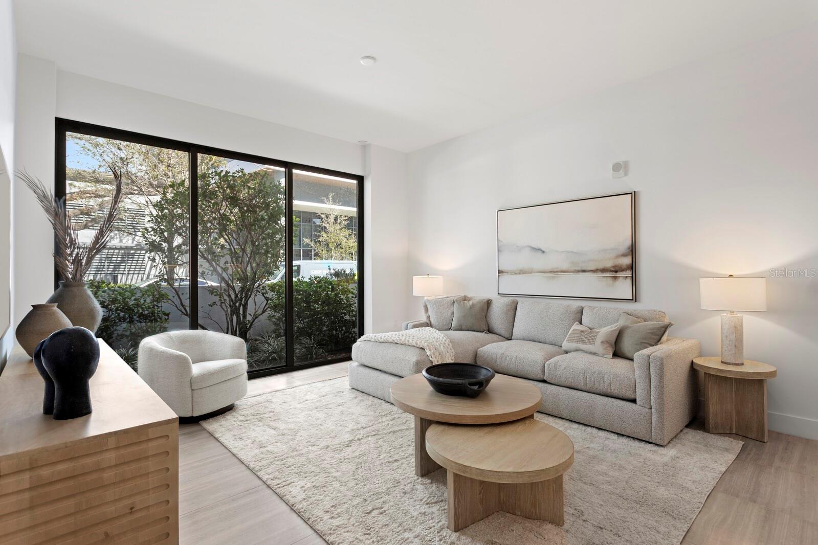 3105 BAY OAK CONDOMINIUM LOT TH04 - Residential