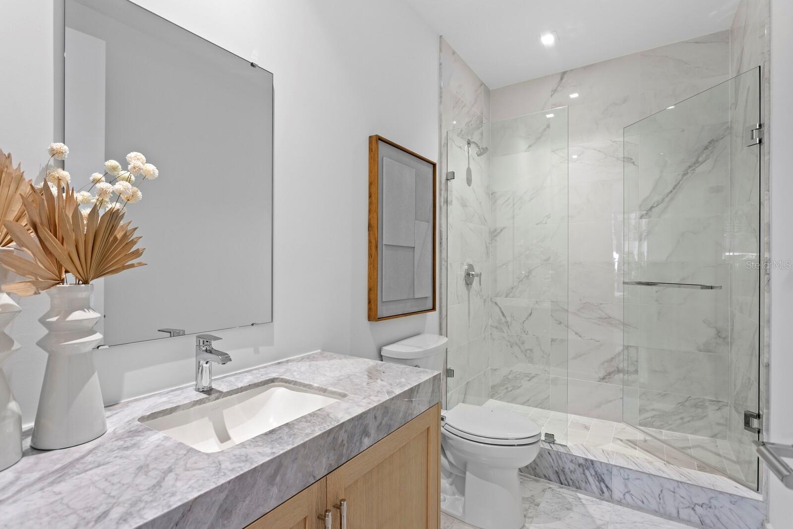 3105 BAY OAK CONDOMINIUM LOT TH04 - Residential