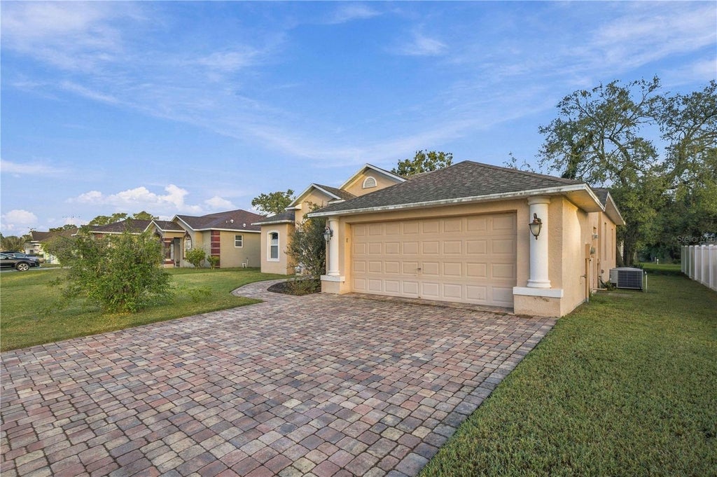 Photo of 15493 Saratoga Drive, Brooksville, FL 34604 (MLS # OM734690)