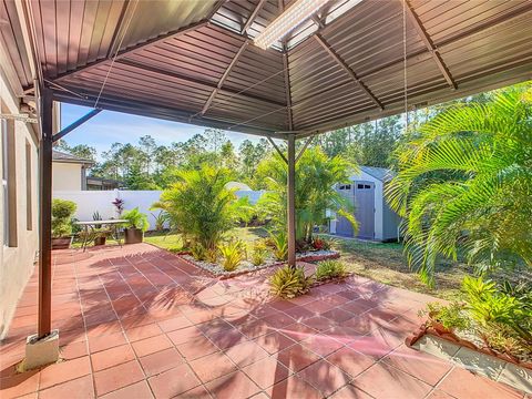 A home in LAKE WALES