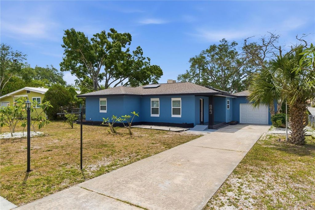Photo of 923 1st Avenue NW, Largo, FL 33770 (MLS # TB8499948)