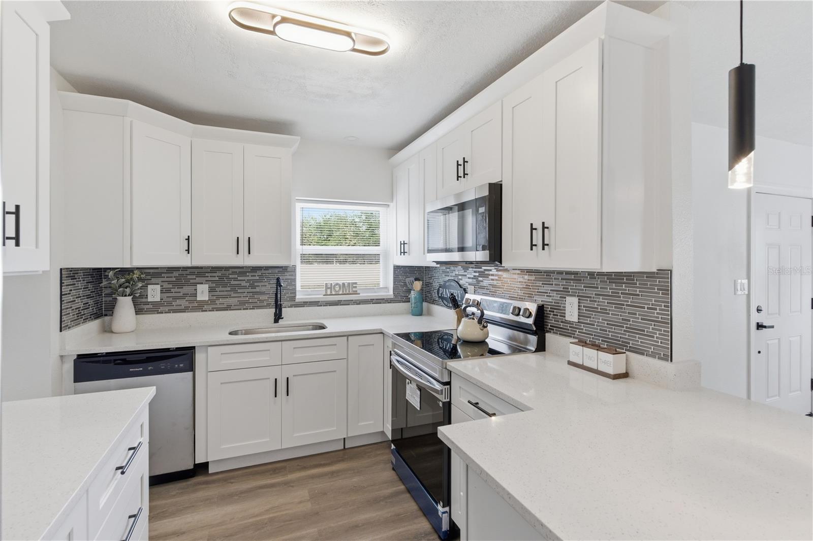 RIDGE CREST SUB - Residential