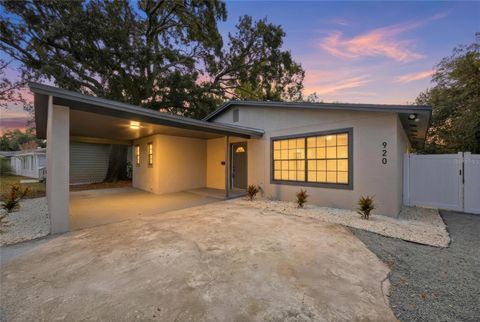 Photo of 920 W Candlewood Avenue, Tampa, FL 33603 (MLS # TB8463806)