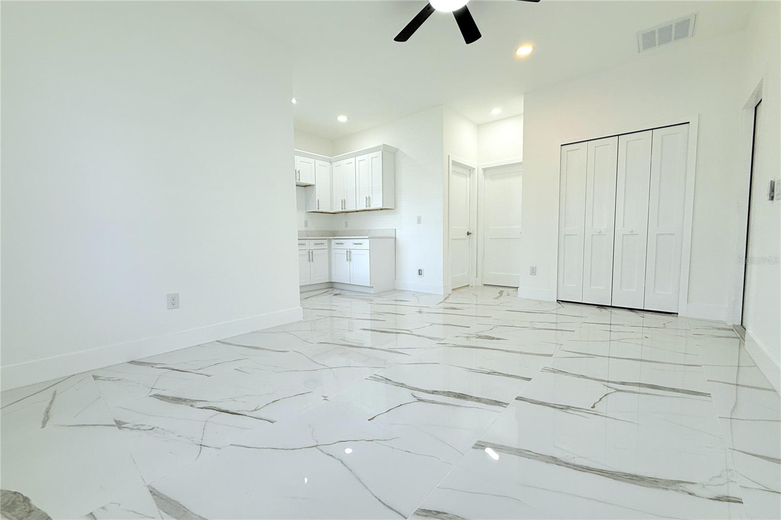 TAMPA OVERLOOK - Residential