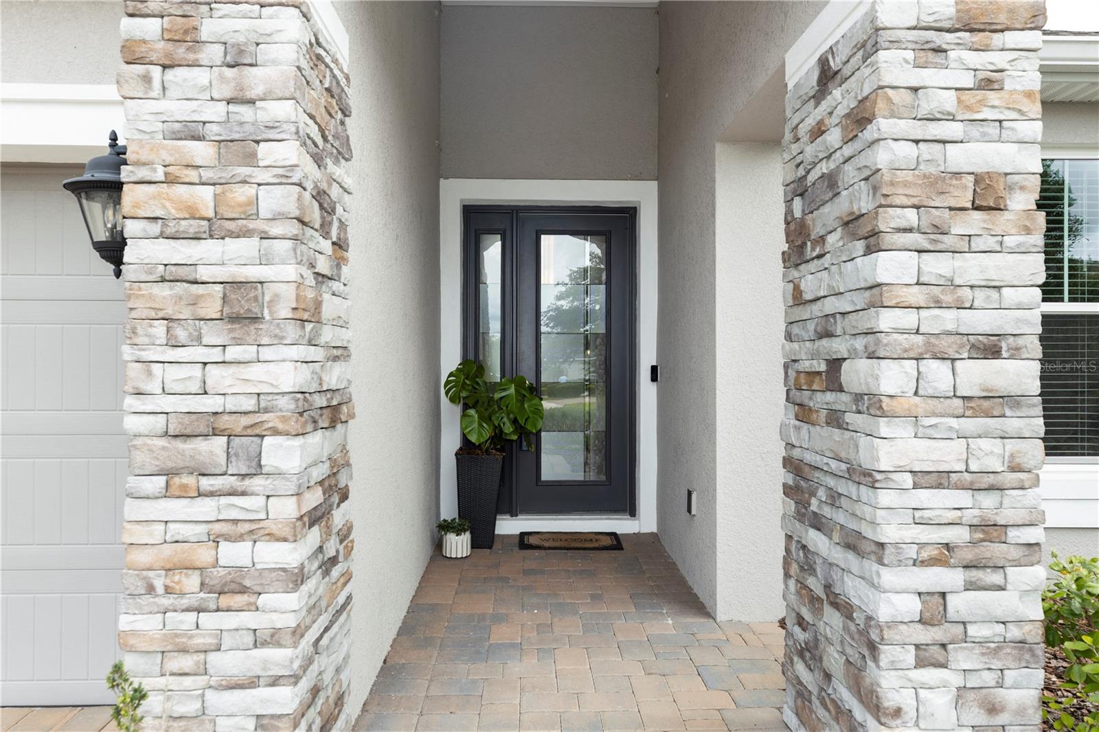 1227 VICTORIA HILLS DRIVE N