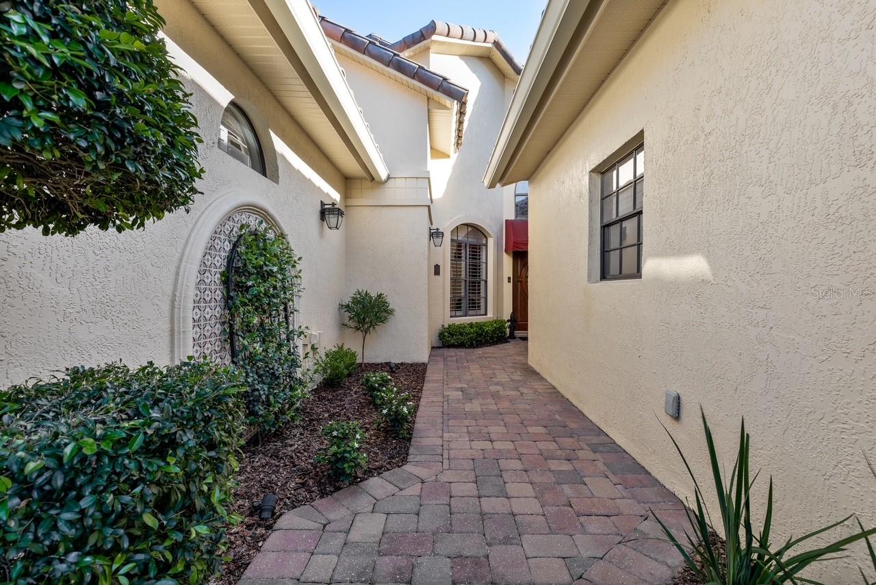 VILLA D ESTE AT SWEETWATER COUNTRY - Residential