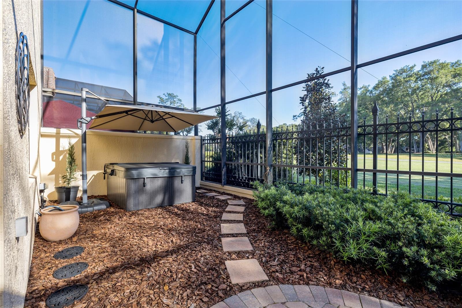 VILLA D ESTE AT SWEETWATER COUNTRY - Residential