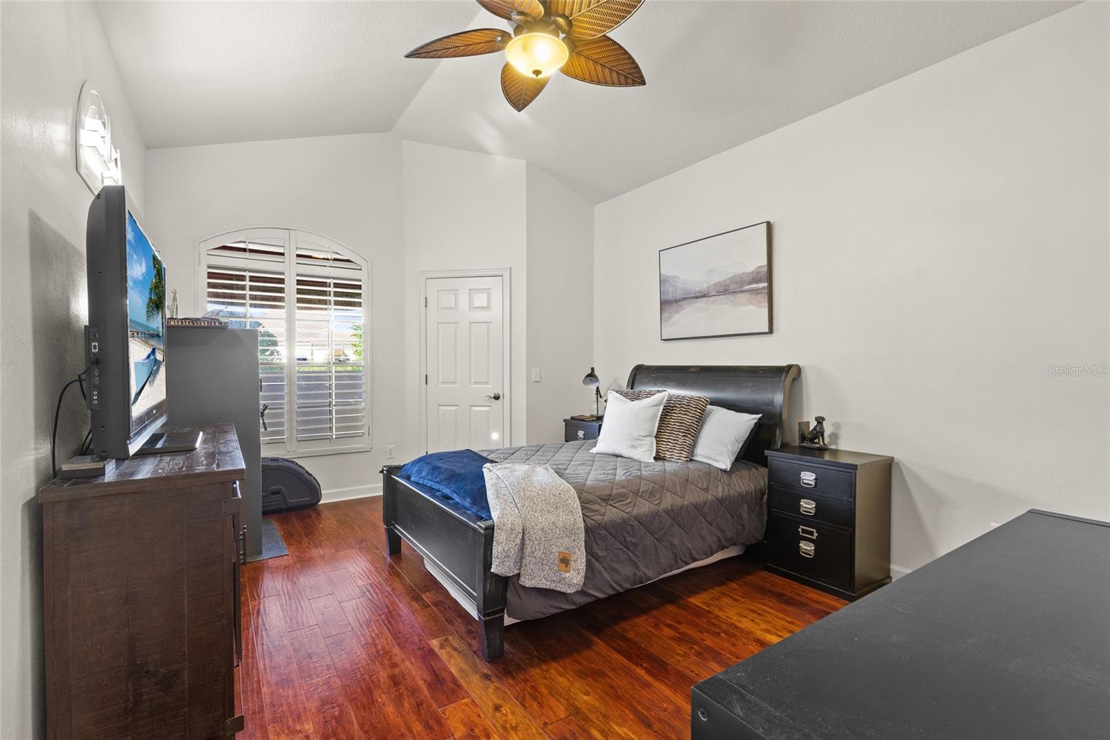 VILLA D ESTE AT SWEETWATER COUNTRY - Residential