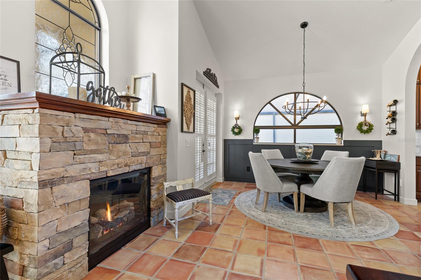 VILLA D ESTE AT SWEETWATER COUNTRY - Residential