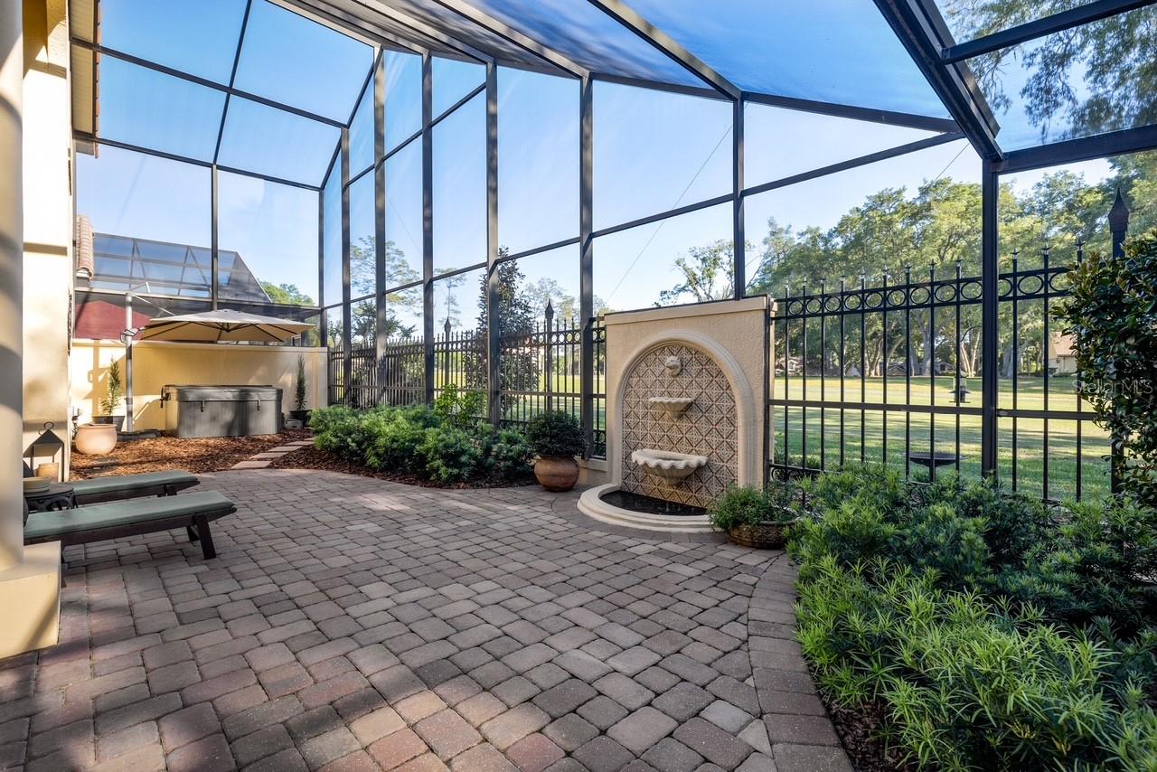 VILLA D ESTE AT SWEETWATER COUNTRY - Residential