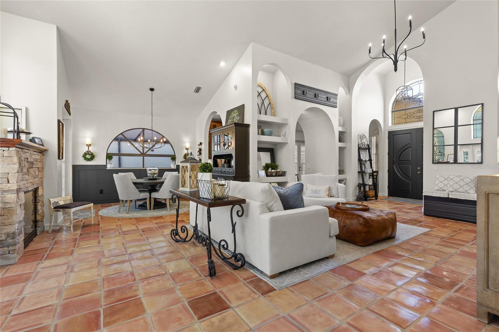 VILLA D ESTE AT SWEETWATER COUNTRY - Residential