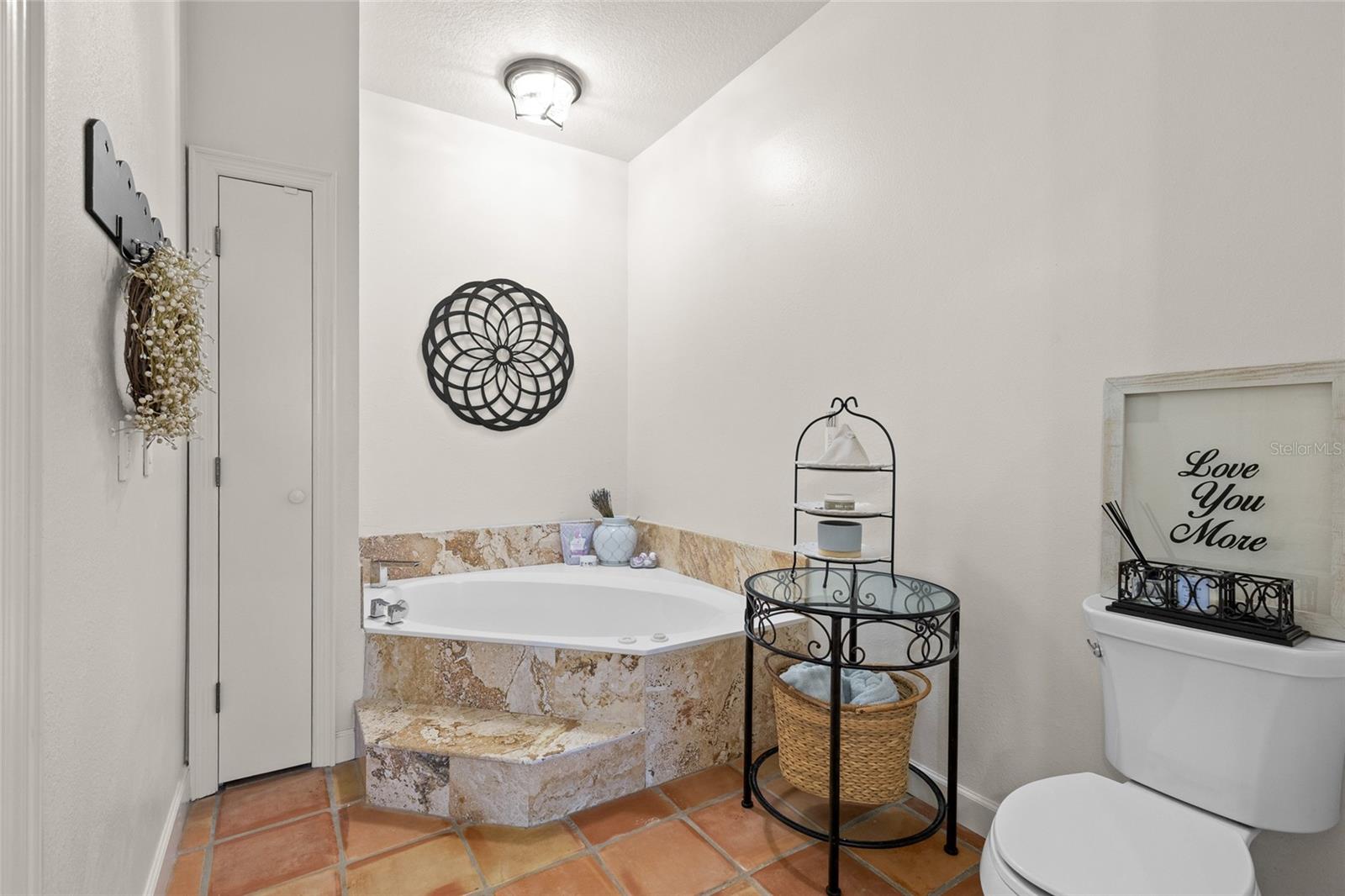 VILLA D ESTE AT SWEETWATER COUNTRY - Residential