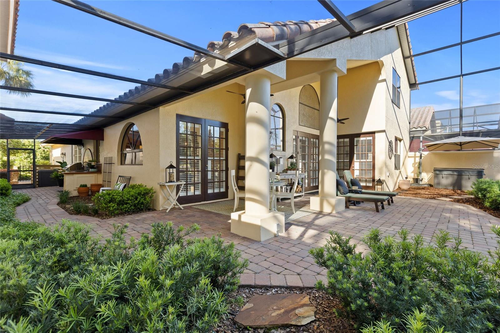 VILLA D ESTE AT SWEETWATER COUNTRY - Residential