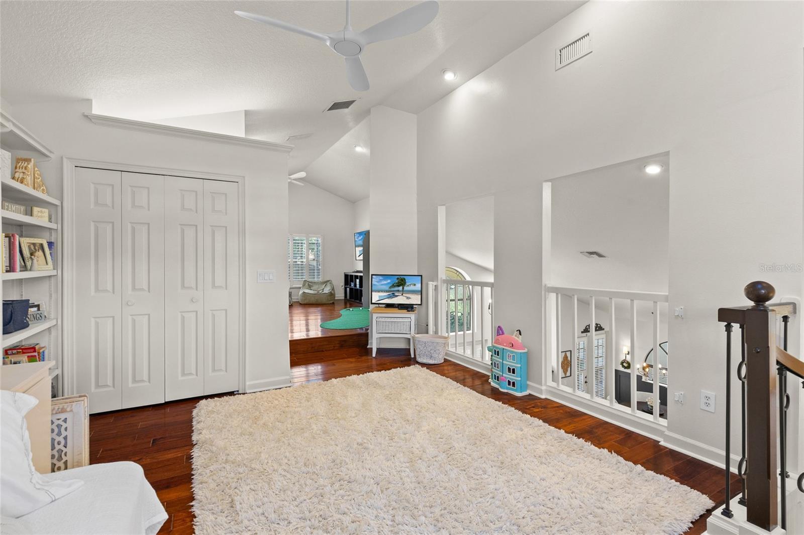 VILLA D ESTE AT SWEETWATER COUNTRY - Residential