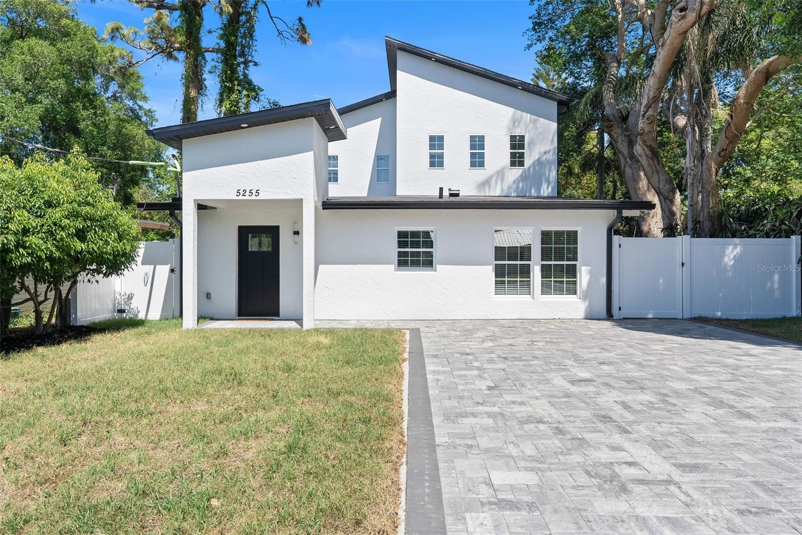 Stunning 4-bedroom, 3-bath home in one of the most desirable locations—Winter Park! This property features fully permitted updates including Electrical (2024), Plumbing (2024), Water Heater (2024), Roof (2024), and HVAC (2024). Designed with abundant windows for natural light and tile flooring throughout, this home combines style and functionality. The primary bedroom, along with an additional bedroom, is conveniently located on the main floor, while two more bedrooms upstairs provide added privacy. The living room boasts a charming fireplace, creating a cozy and inviting atmosphere. Enjoy a private backyard, perfect for family barbecues and gatherings, and high-end finishes that add elegance throughout the home. Don’t wait—schedule your showing