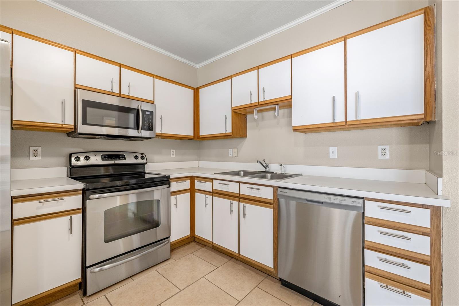 MEADOW POINTE PRCL 16 - Residential