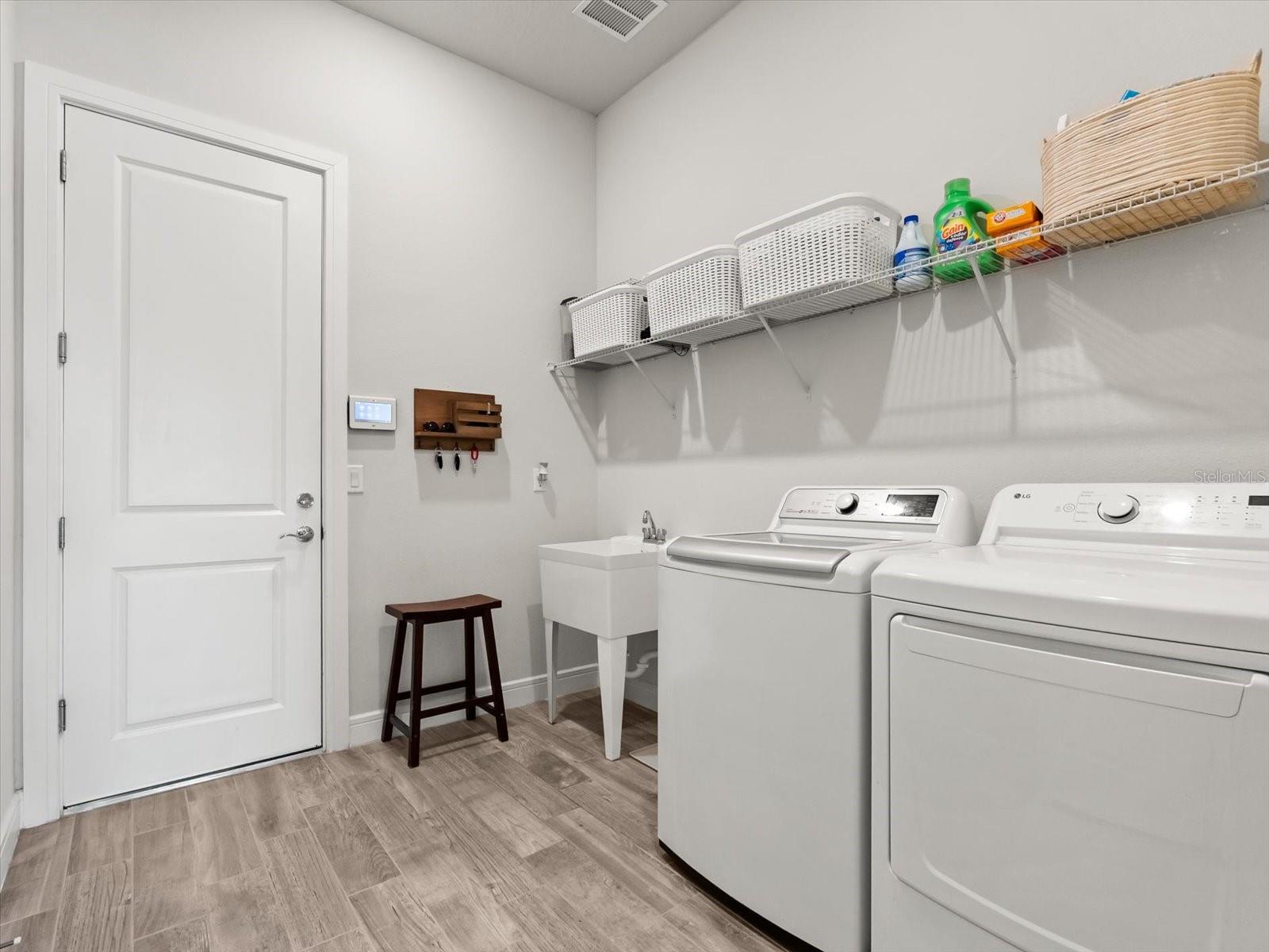 ISLES/LK NONA PH 1A - Residential