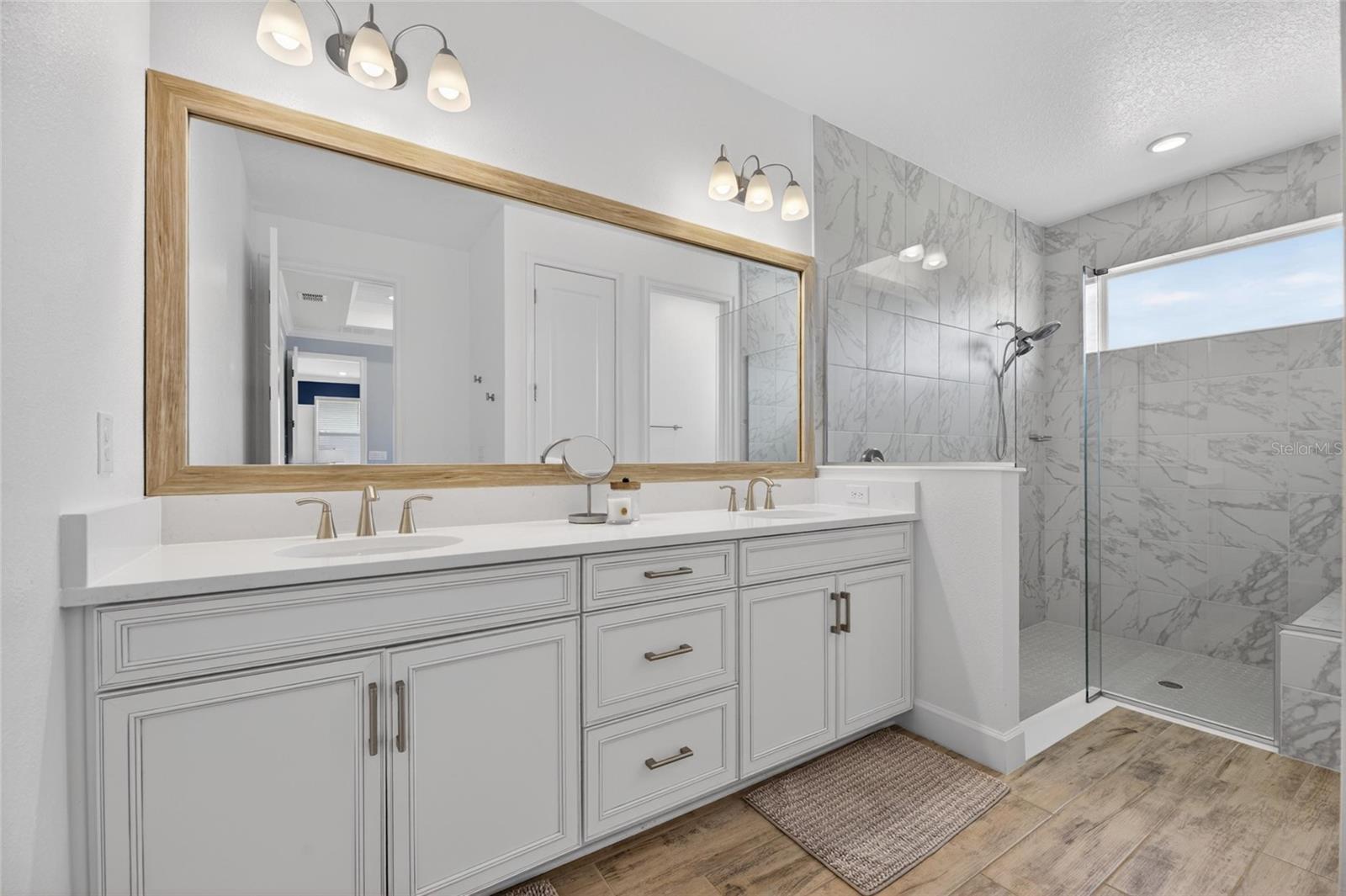 MARISOL POINTE - Residential