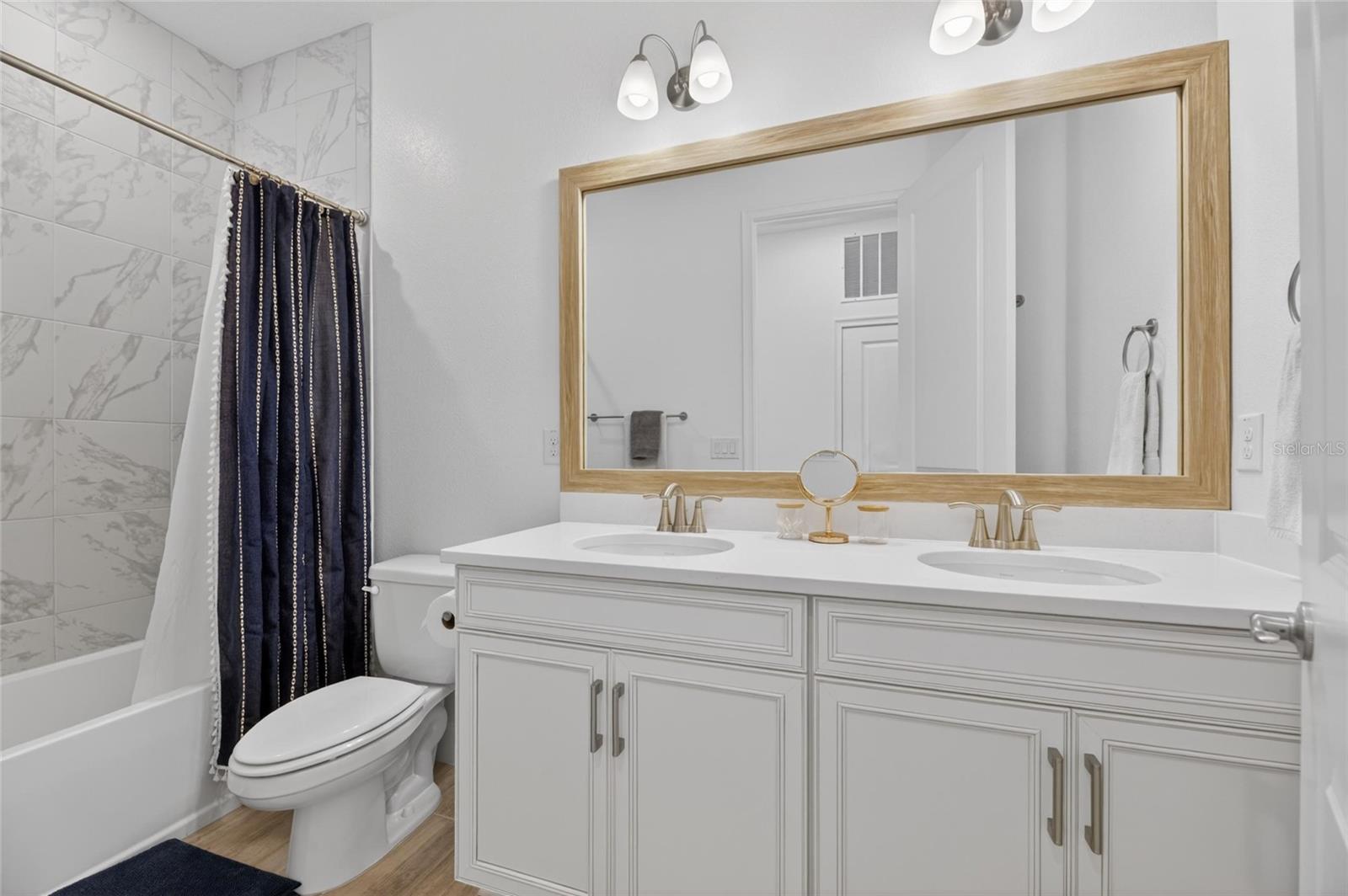 MARISOL POINTE - Residential