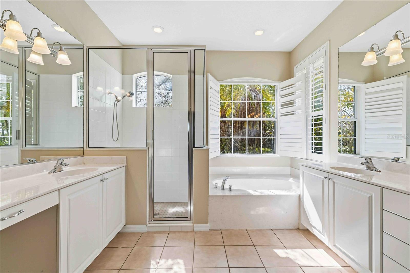 UNIVERSITY PLACE - Residential