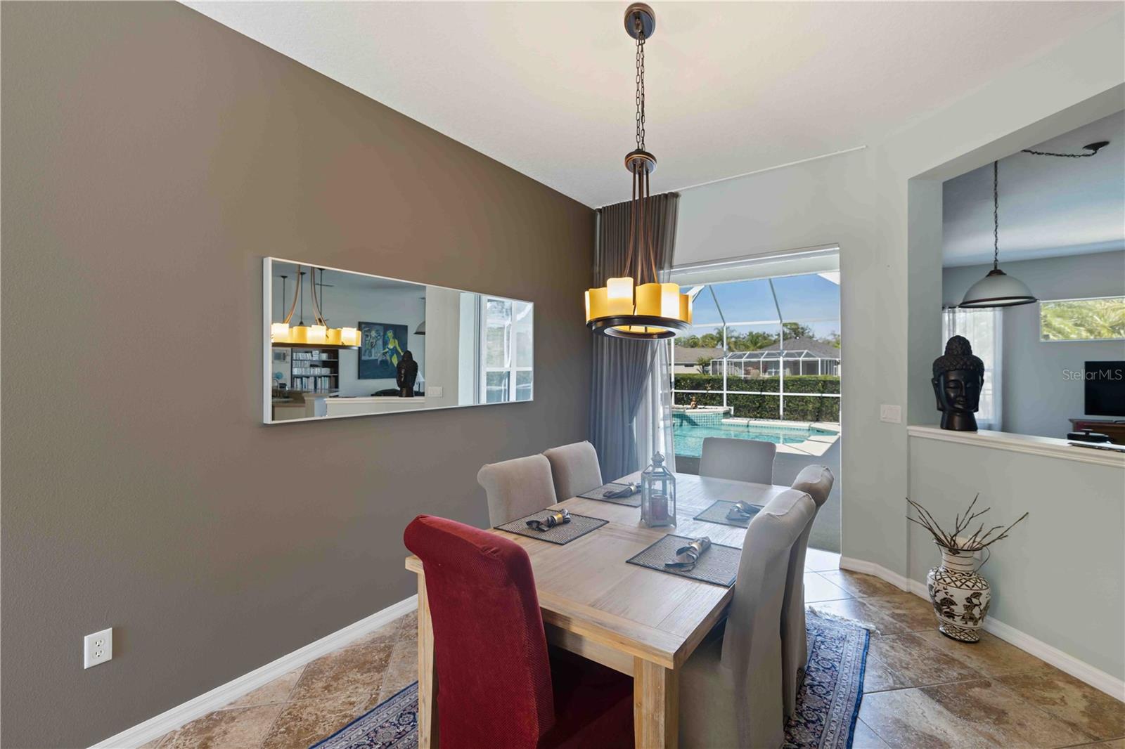 UNIVERSITY PLACE - Residential