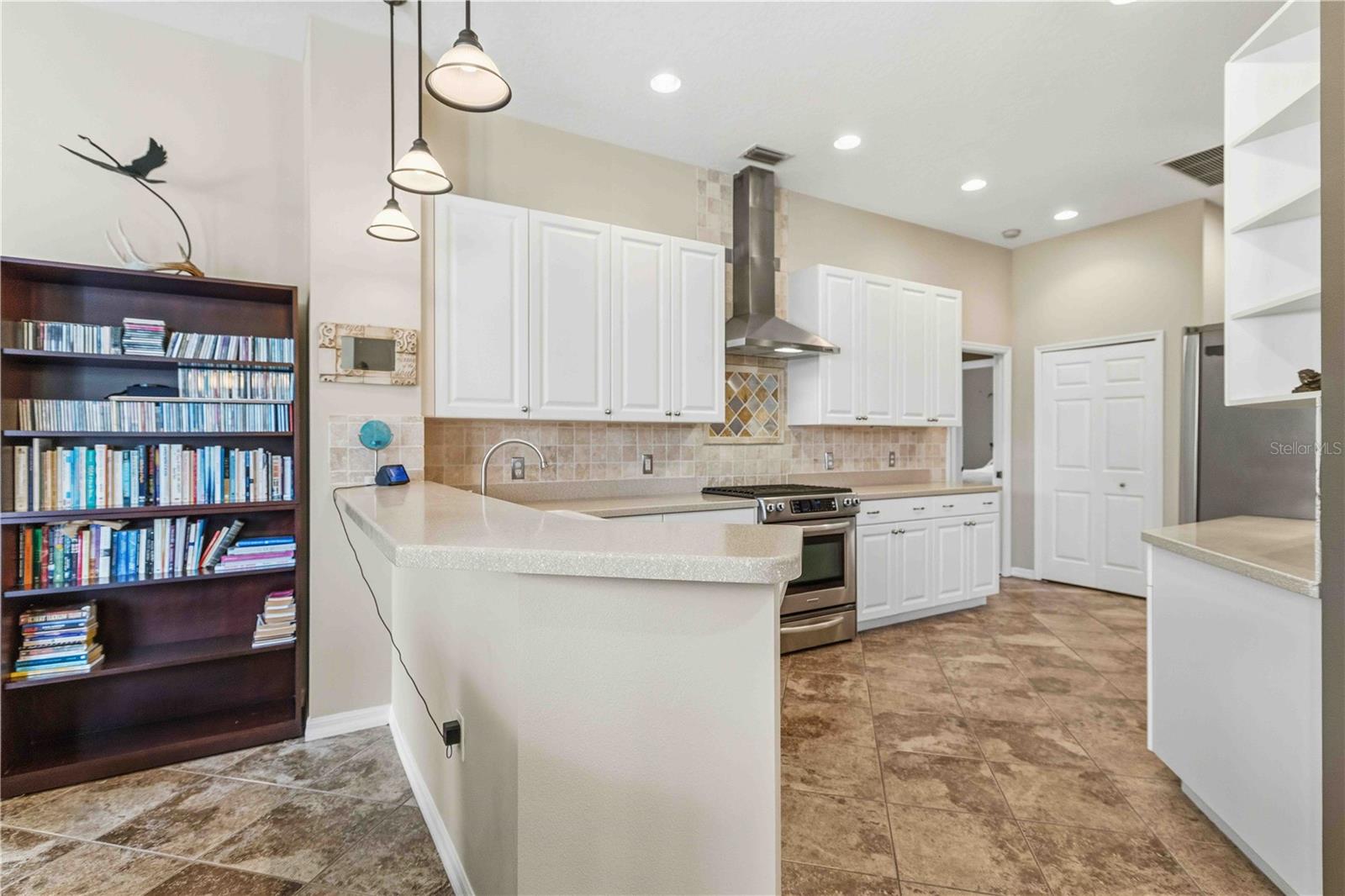 UNIVERSITY PLACE - Residential