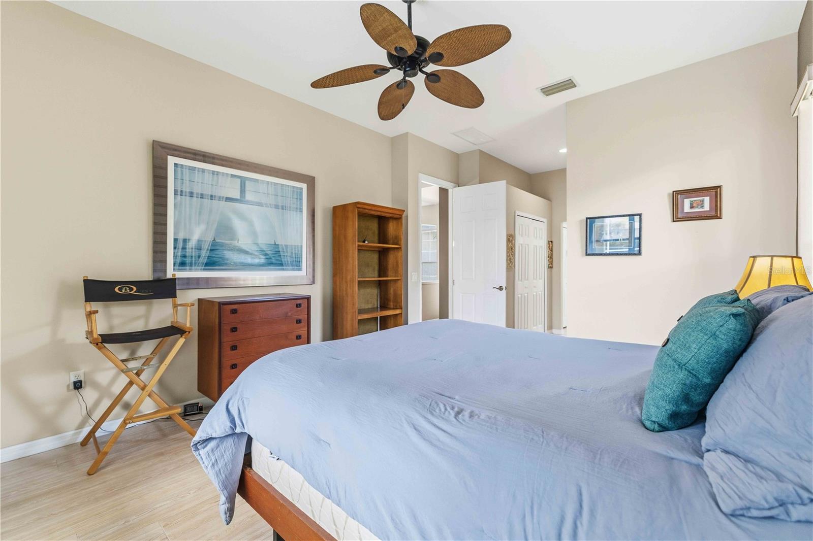 UNIVERSITY PLACE - Residential