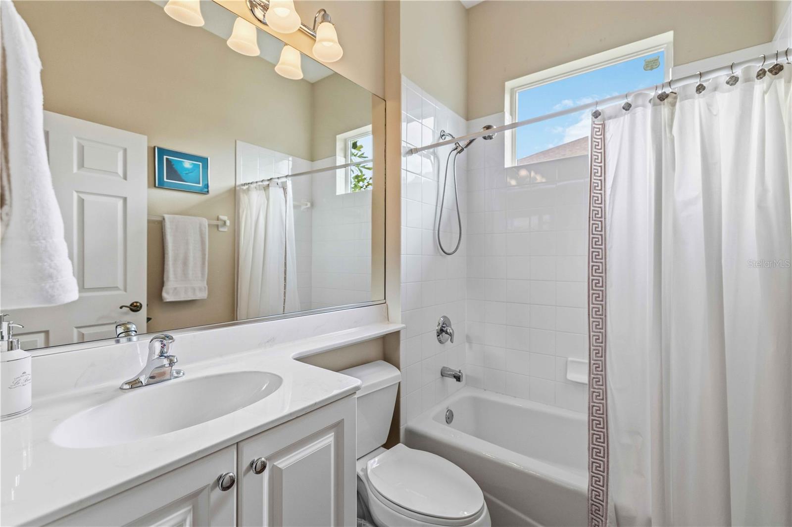 UNIVERSITY PLACE - Residential