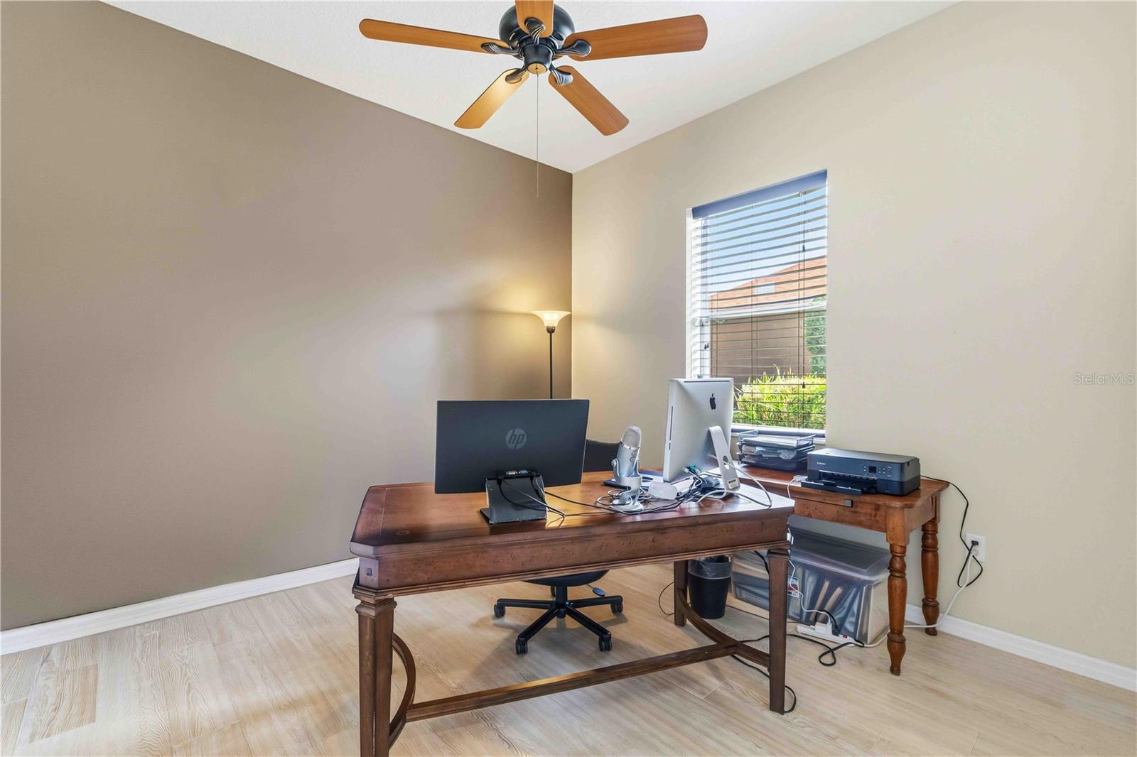 UNIVERSITY PLACE - Residential