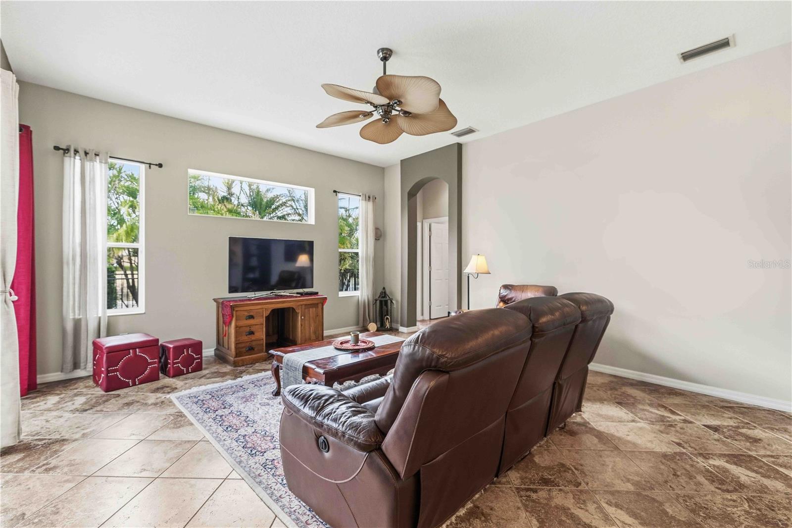 UNIVERSITY PLACE - Residential