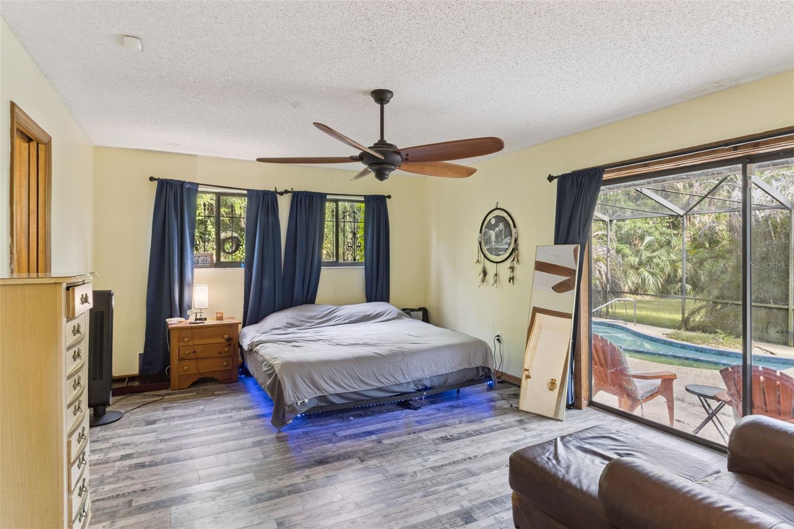 BAYMEADOWS - Residential