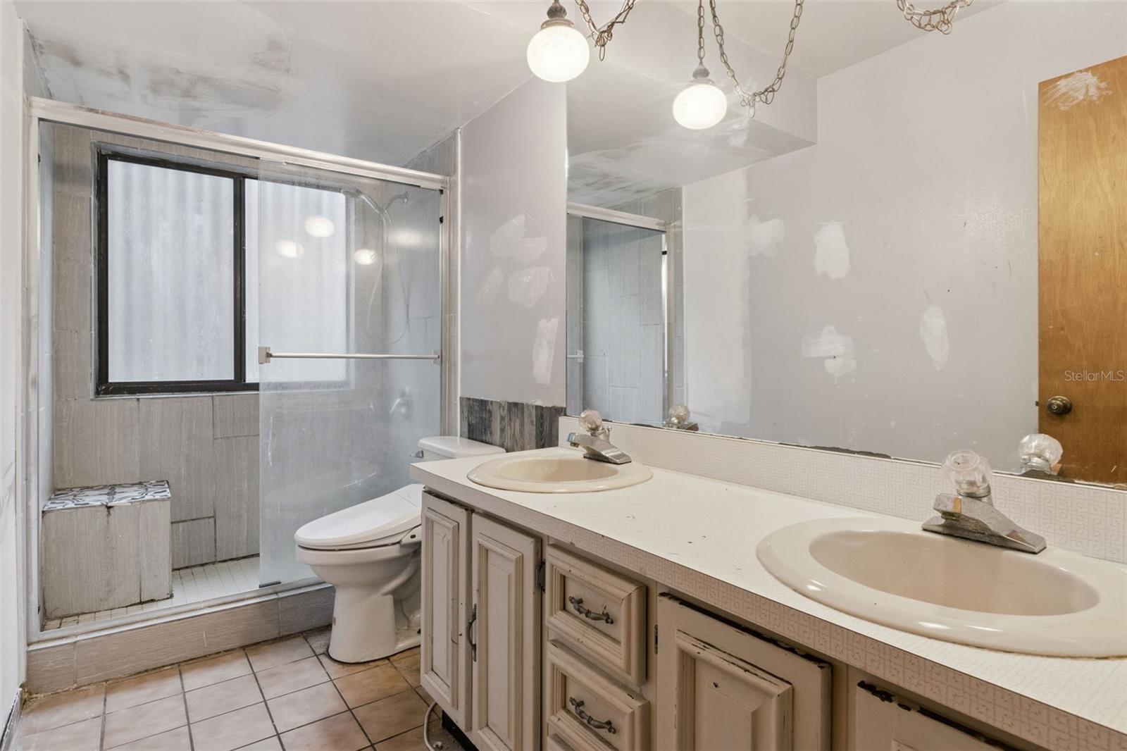 BAYMEADOWS - Residential