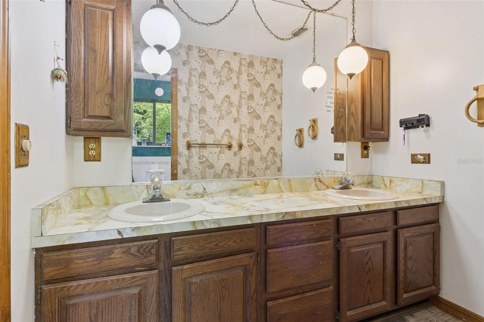 BAYMEADOWS - Residential