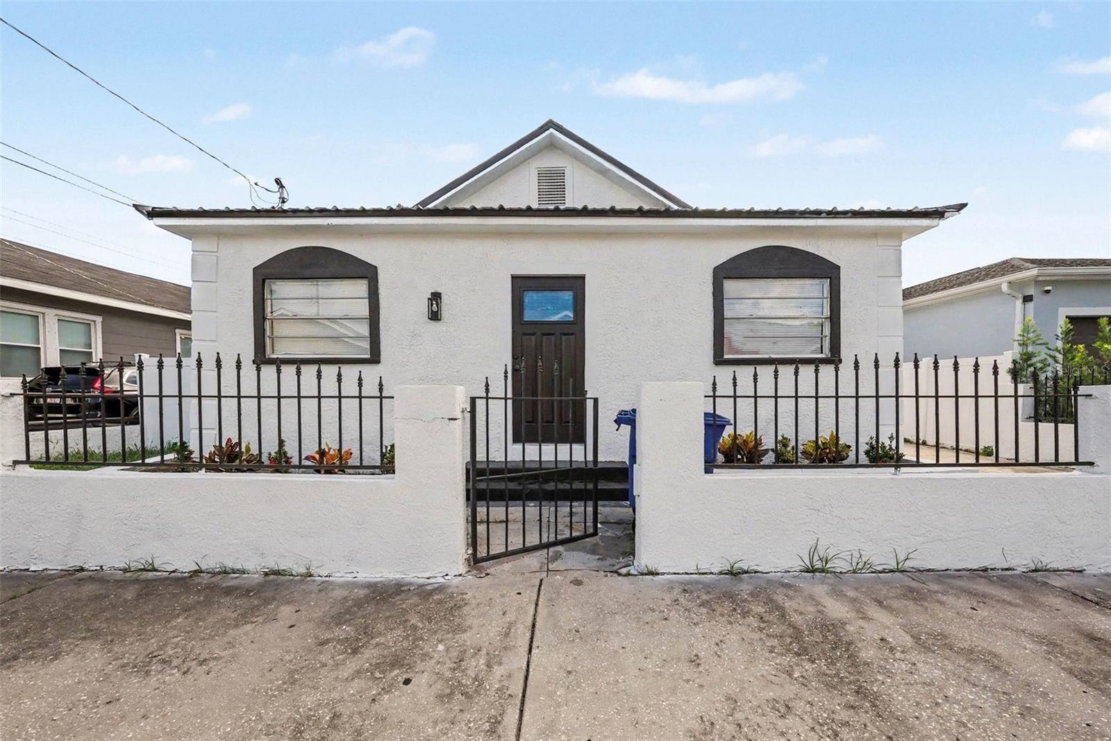 2923 SANCHEZ STREET